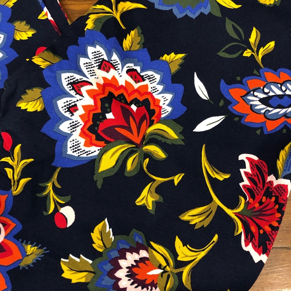 💗Mid rise pixie NWT floral pants - Picture 5 of 6